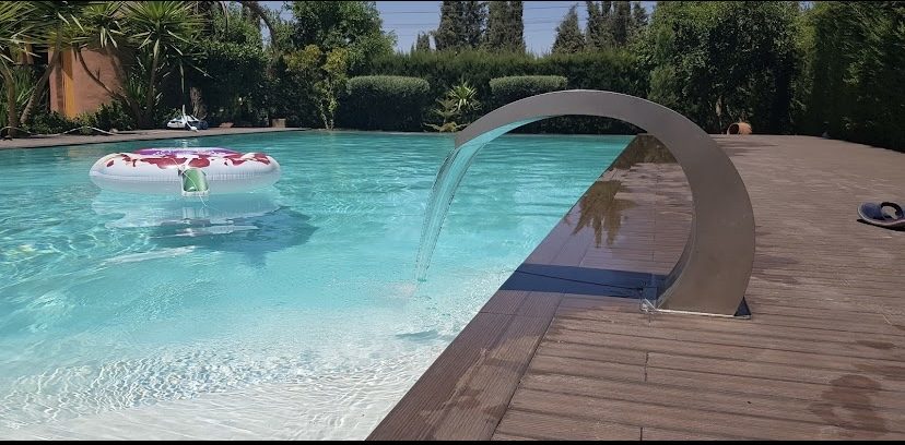 Piscina y solárium